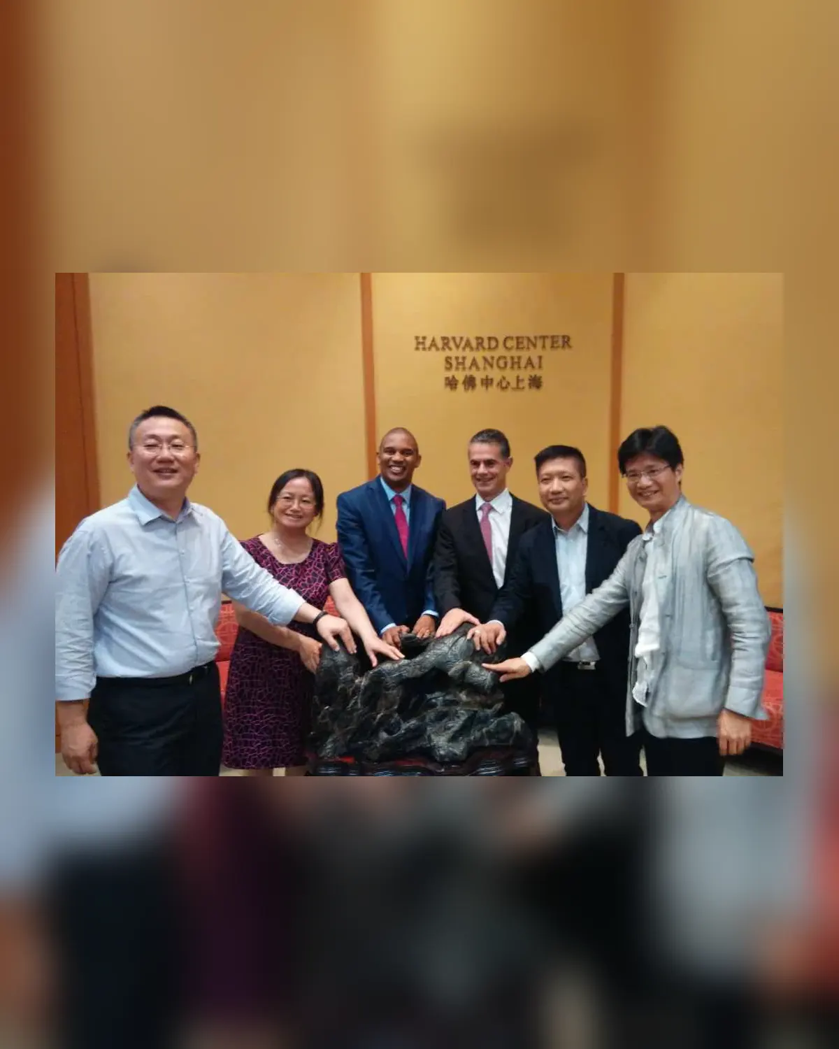 与哈佛商学院 AMP184 同学 Freeman Shen、Cary Tu 合影