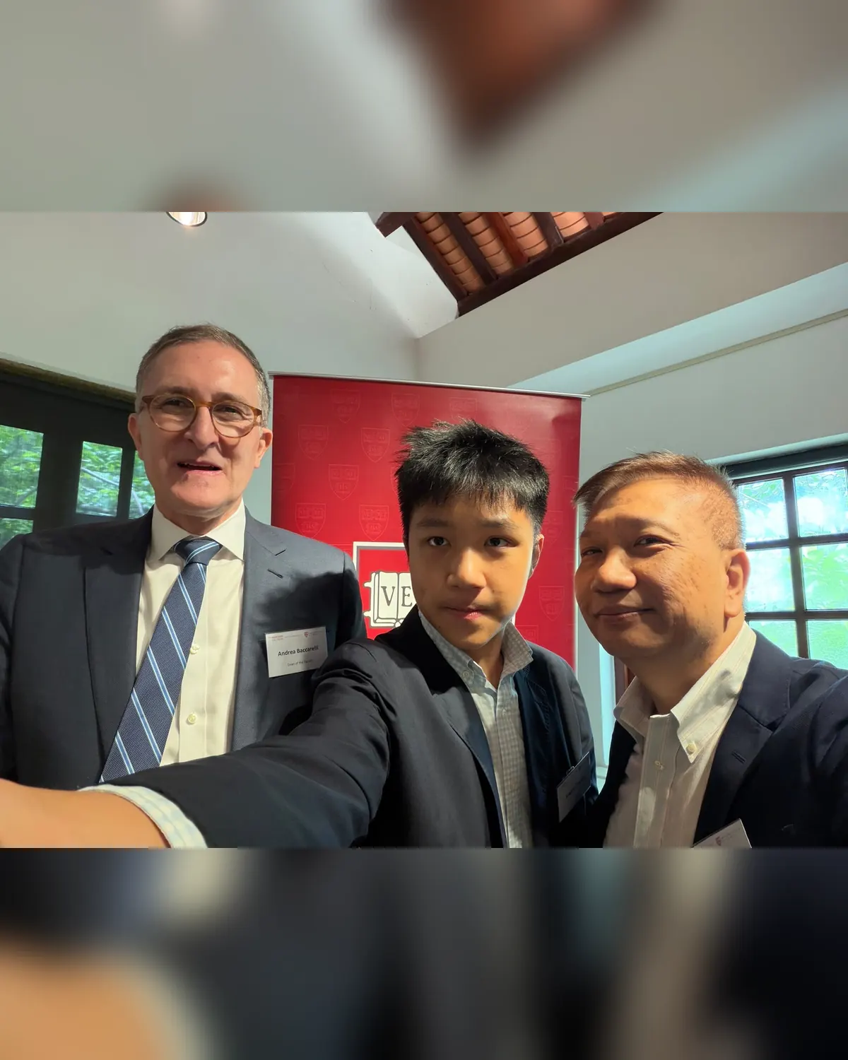 在香港与哈佛公共卫生学院院长 Andrea Baccarelli 及 Freddy 会面