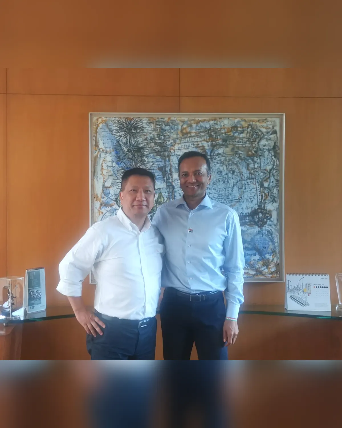 在印度与金达尔集团（Jindal Group）所有者 Jindal 先生会面