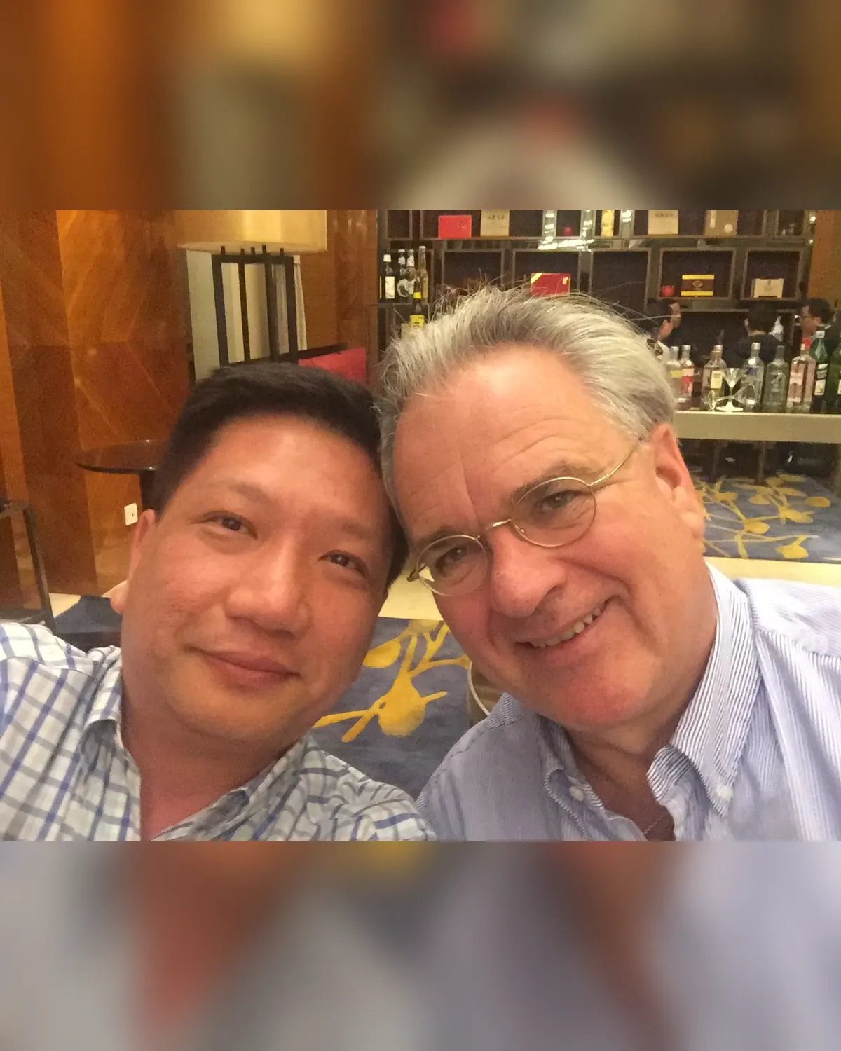 在英国与哈佛同学 Ton Geurts 会面